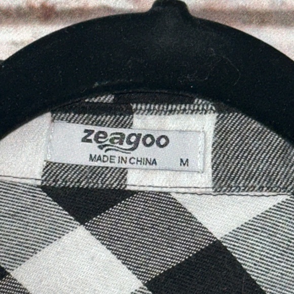 Zeagoo Black & White Buffalo Plaid Shirt
Size: Medium Warm Office School - Picture 3 of 8